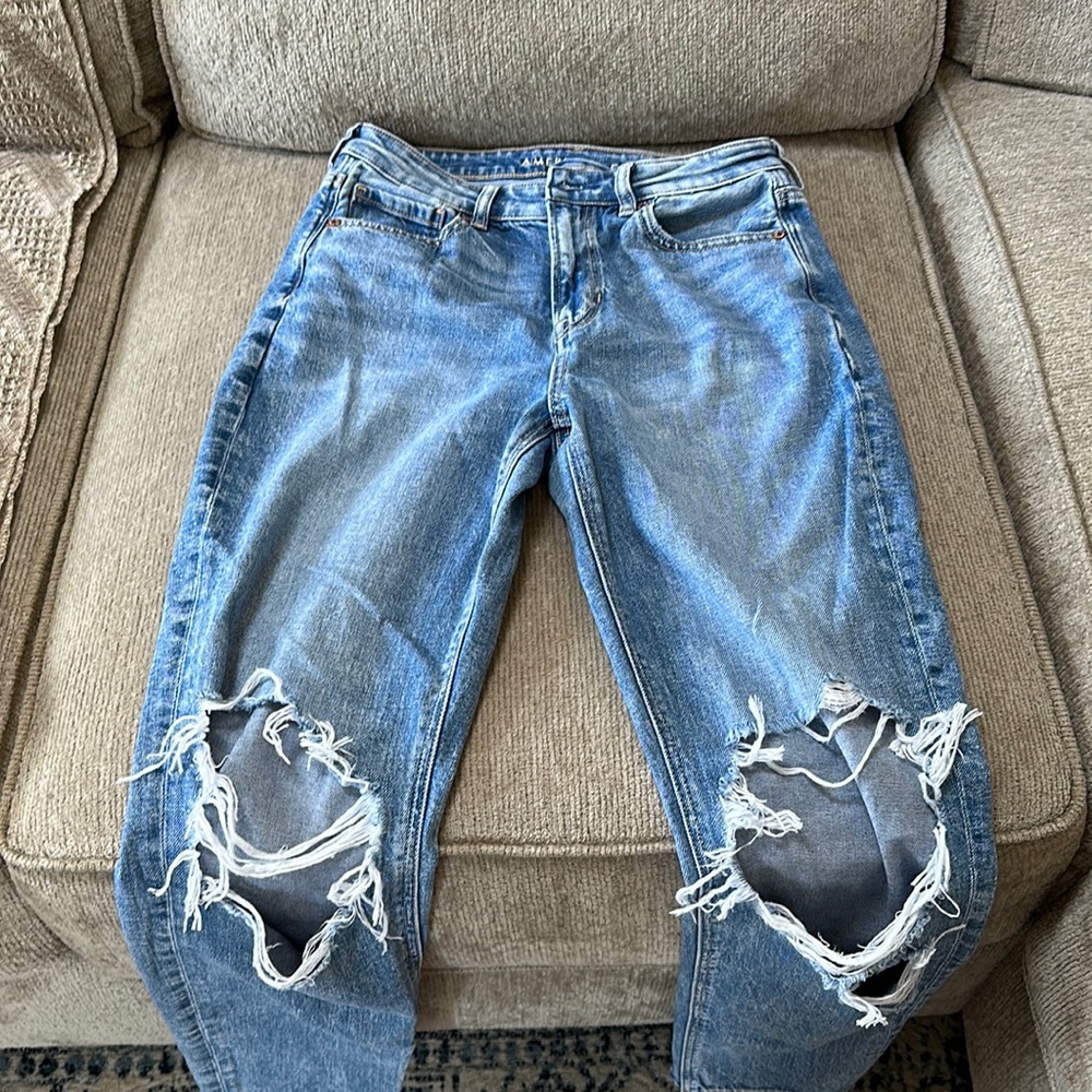 American Eagle new without tags mom jeans